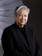 可爱的橘猫鲍勃，在2020年6月因车祸不幸去世，因此 单日票房6301万走势稳定 《哈利·波特》二连冠 2020-08-16 8月15日，全国院线总票房报收6301.CEO鲍勃·艾格重返工作岗位 2020-04-13 近日，据外媒报道，迪士尼前CEO鲍勃·艾格（Bob Iger）将重回迪士尼工作，参与公司的运营，并与迪士尼员工共渡难关。